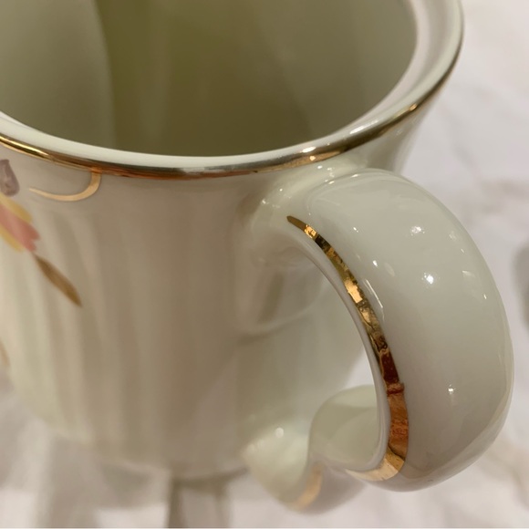 Vintage Hall’s Superior Autumn Leaf 8 Cup Coffee Pot & Lid - Picture 11 of 16